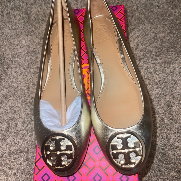 Brand New Never Worn Tory Burch Flats - Picture 2 of 7